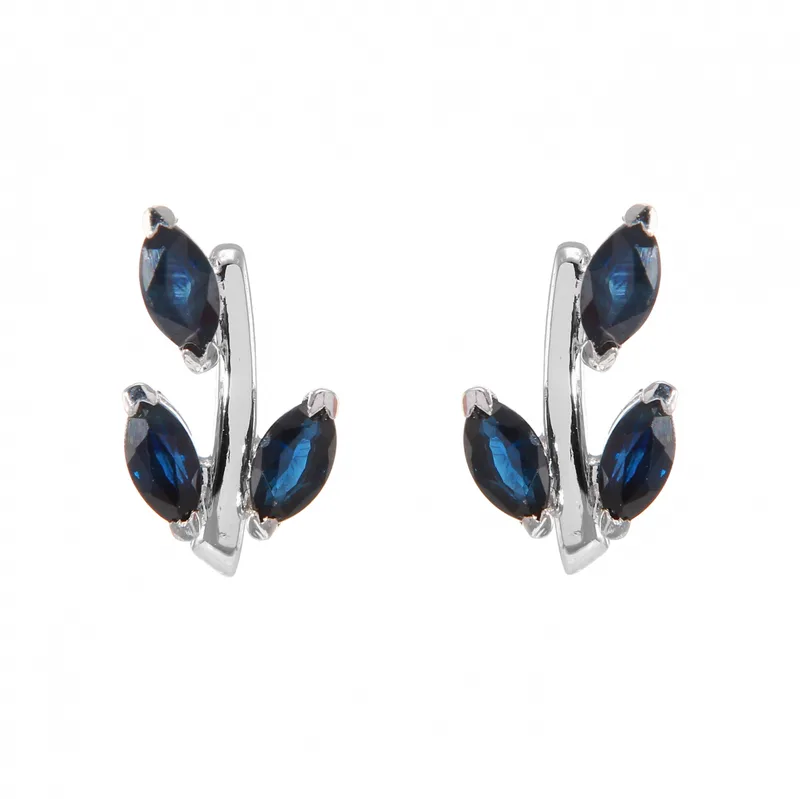 Boucles d oreilles motif fleur Or Blanc Saphir 4x2mm